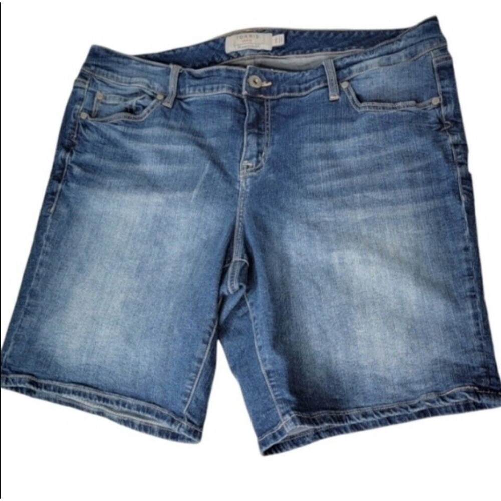 Torrid Shorts Womens 20 Blue Jean Denim High Rise Bermuda Short Medium Wash *